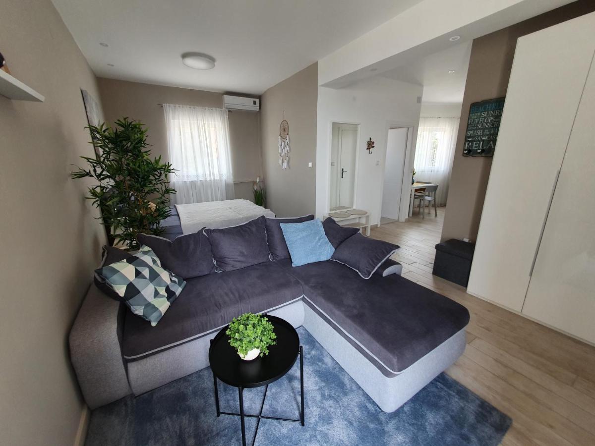 Apartment Danijela ノヴァリャ エクステリア 写真
