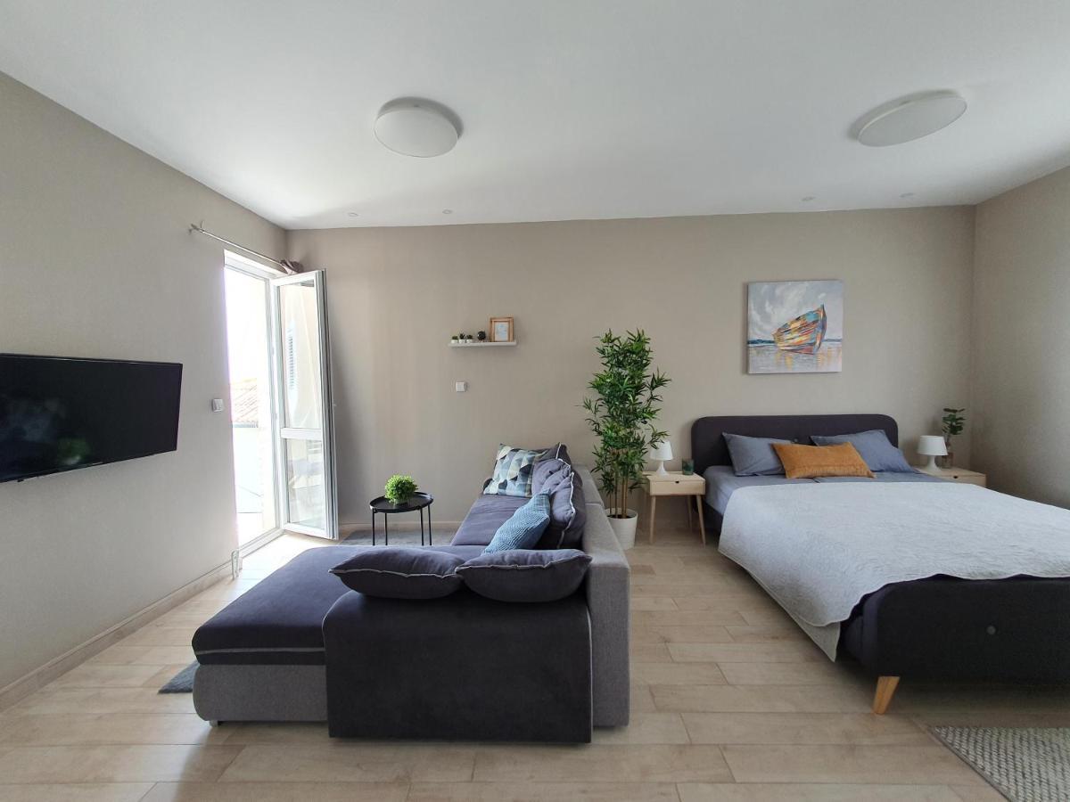 Apartment Danijela ノヴァリャ エクステリア 写真