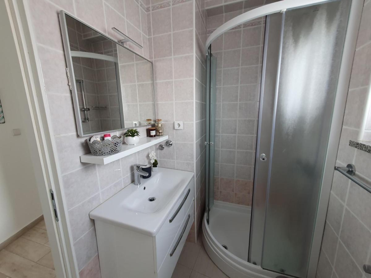 Apartment Danijela ノヴァリャ エクステリア 写真